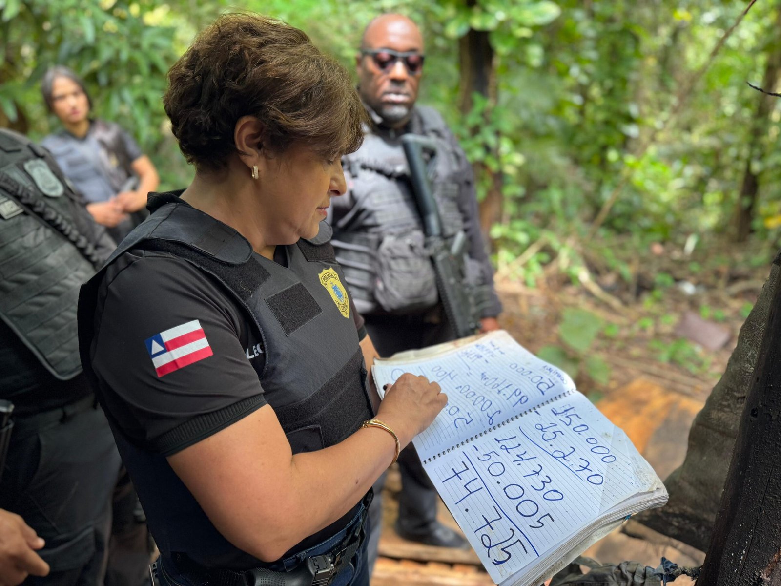 Policiais civil faz novas incursões em local onde arsenal foi apreendido