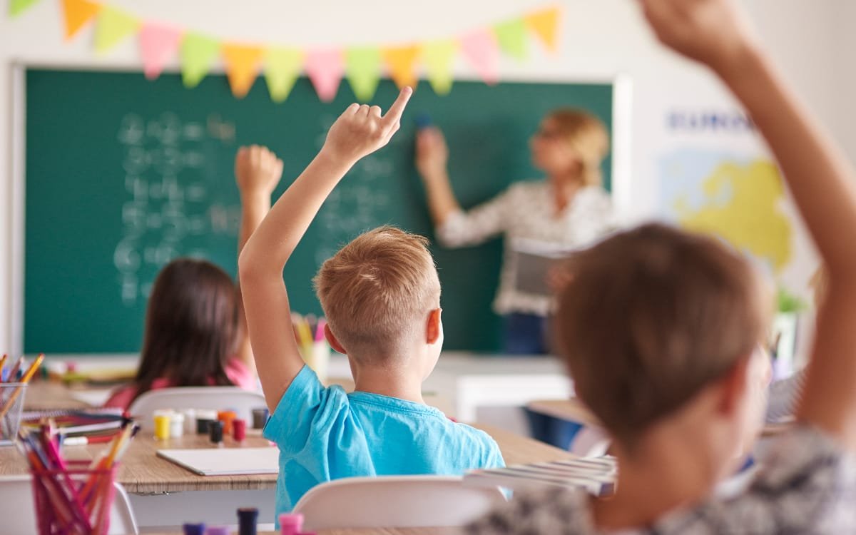 Pais denunciam problemas na Escola Anésia Guimarães, no bairro Pequi, em Eunápolis