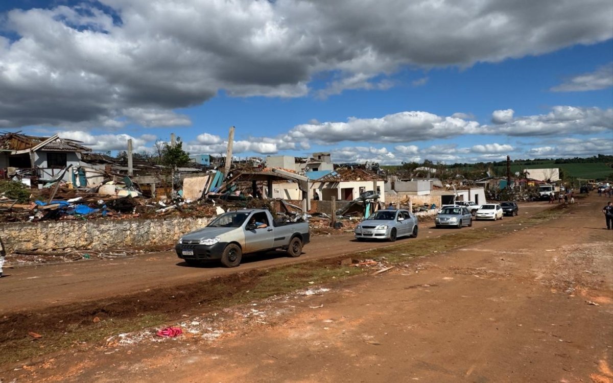 Igrejas se unem para ajudar vítimas de tornado no Sul do país