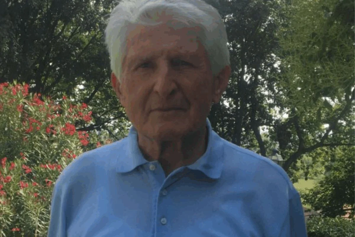 Professor de 92 anos realiza o desejo de rever alunos pela última vez