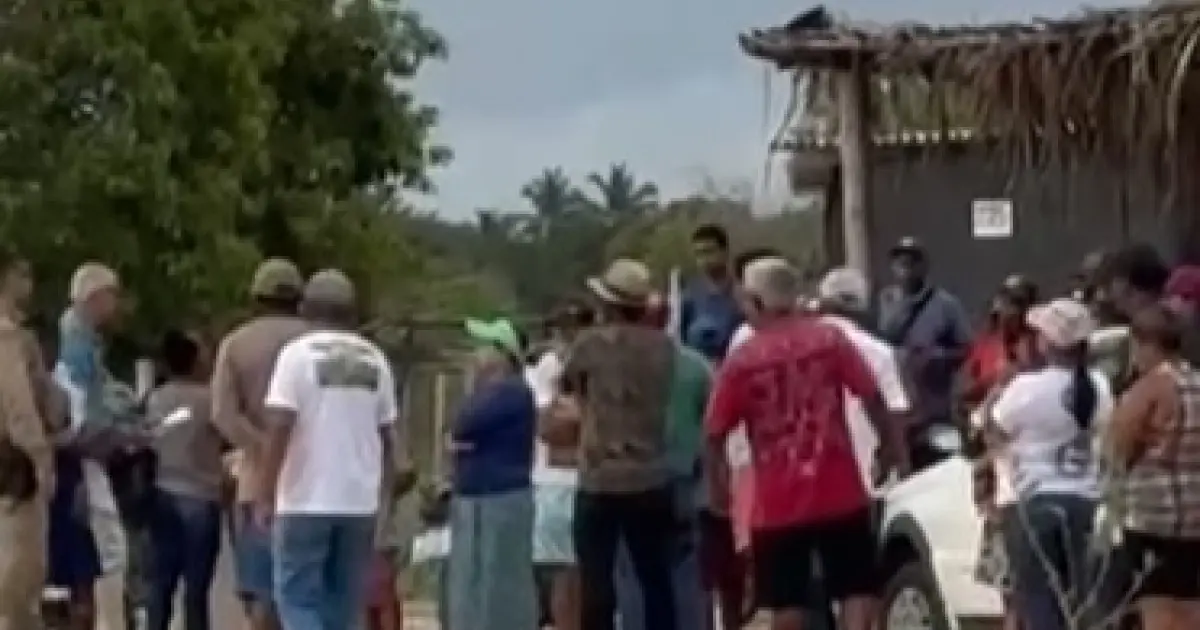 Polícia faz reintegração de posse em loteamento no Extremo Sul da Bahia