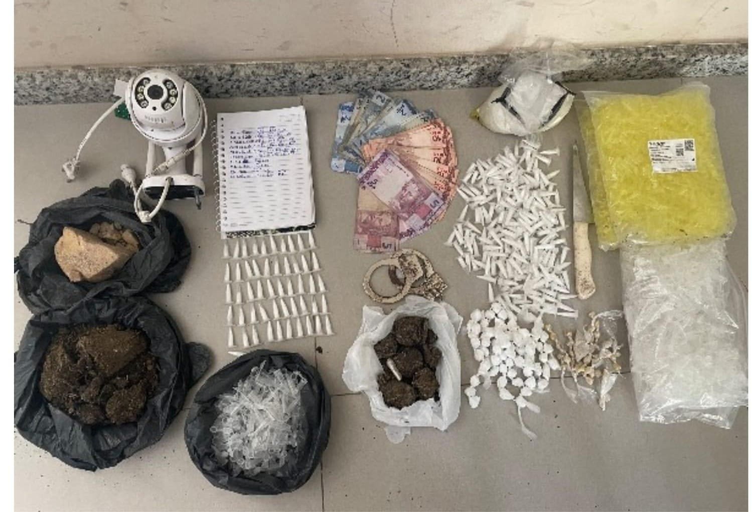 PMBA apreende drogas e animais silvestres durante operação em Eunápolis