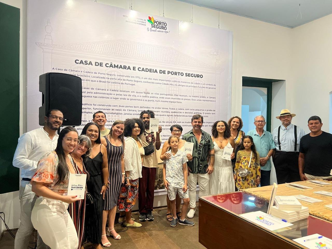 Porto Seguro lançou antologia reunindo 14 poetas da Cidade Histórica