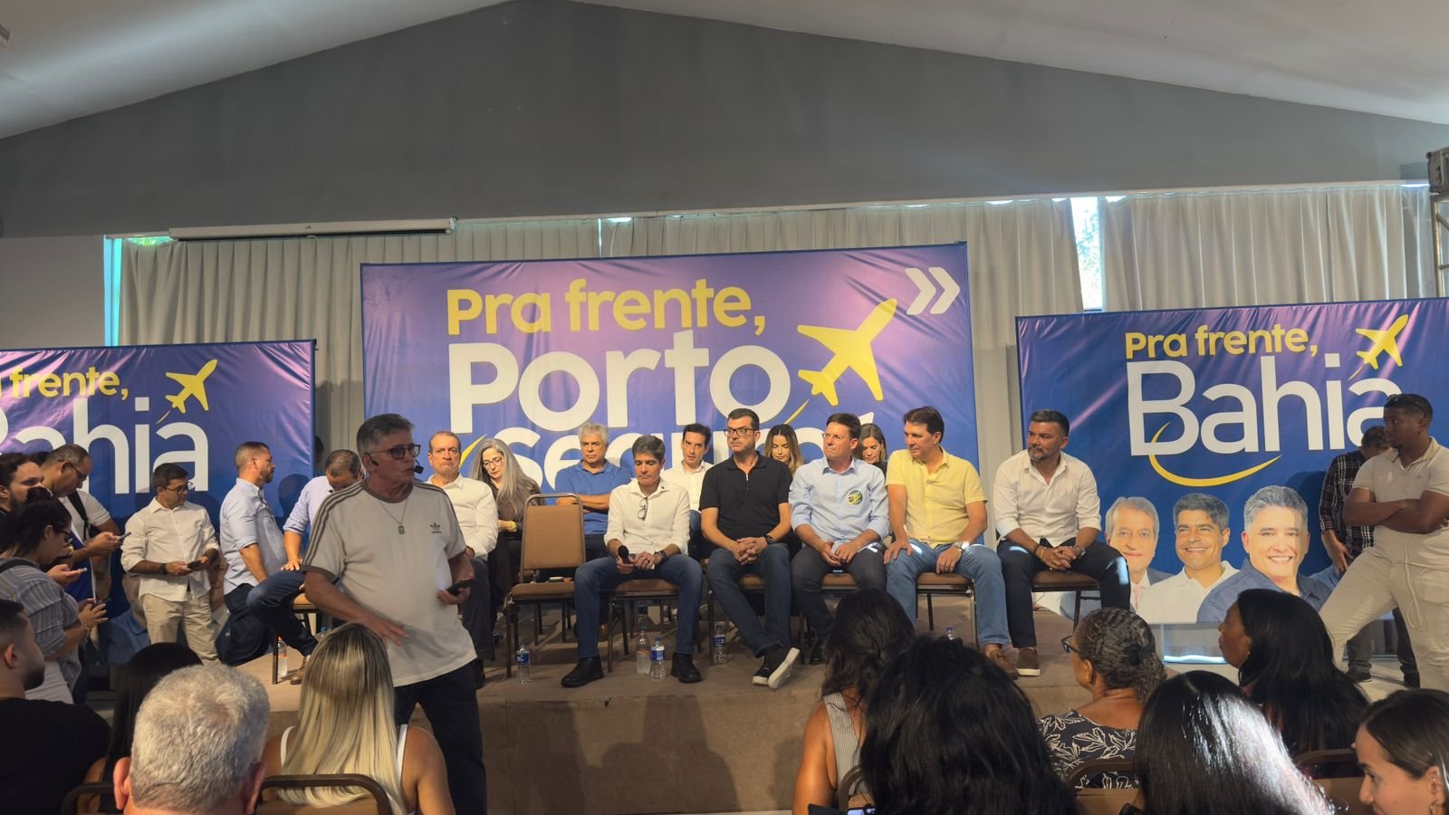 ACM Neto e comitiva do PL cumpre agenda política em Porto Seguro com reuniões e inauguração de obras