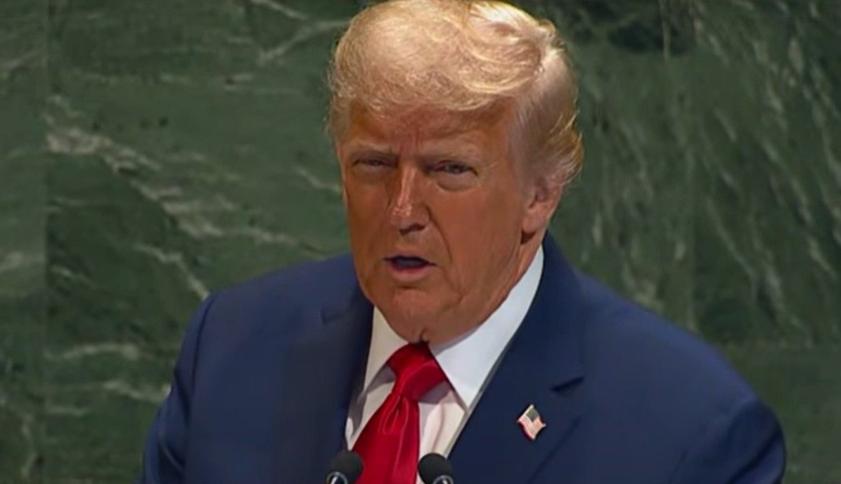 Trump oferece saída ‘com vida’ para Maduro deixar Venezuela