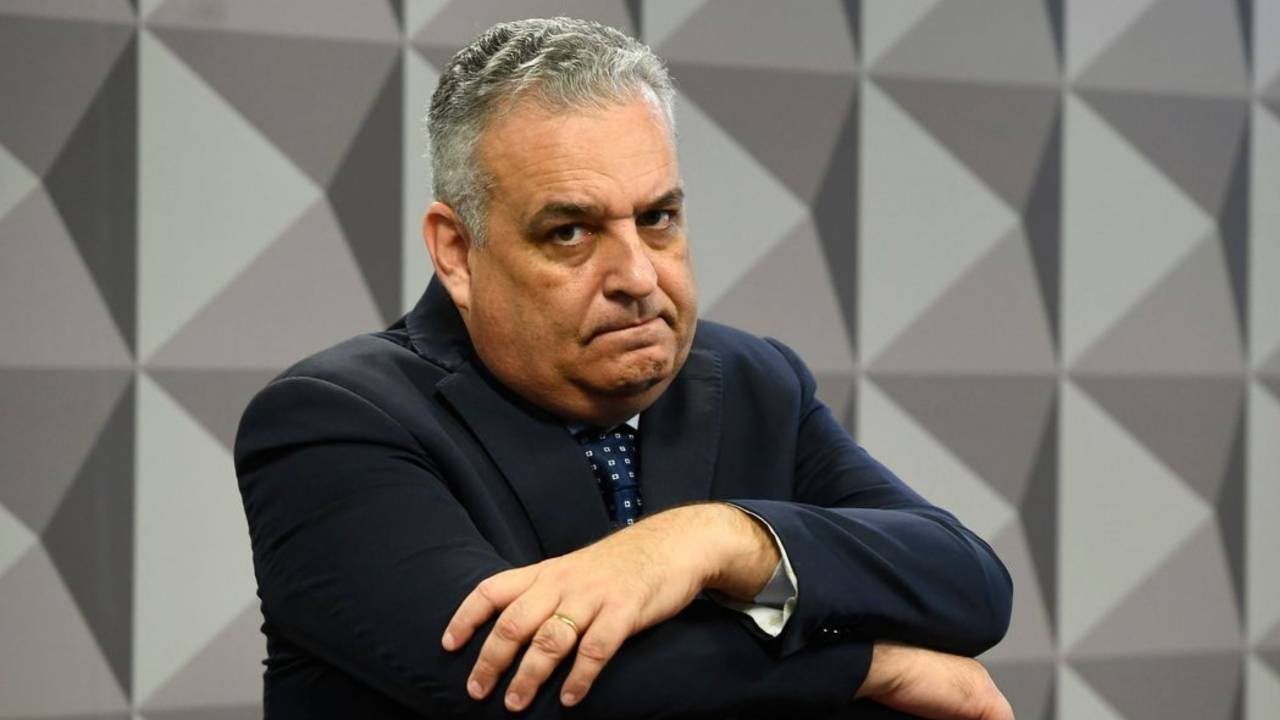 Alfredo: ‘Lula recebeu Vorcaro no escurinho; mão na cabeça do criminoso’