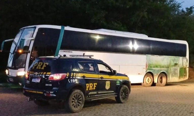 Adolescente de 13 anos é resgatada ao viajar sozinha para encontrar homem