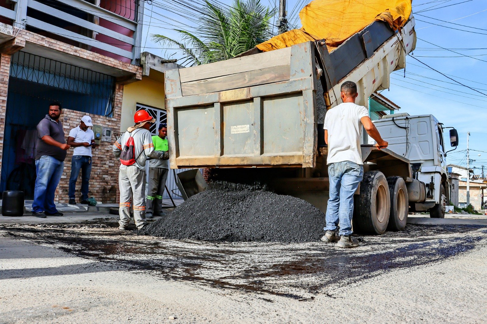Prefeitura de Porto Seguro avança na operação tapa buraco em diversos pontos da cidade