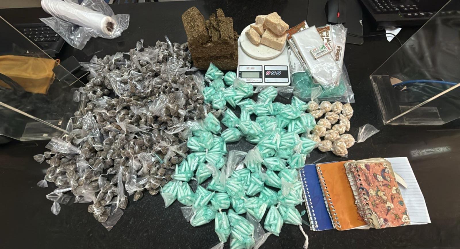 Polícia Militar prende homem com grande quantidade de drogas, em Eunápolis