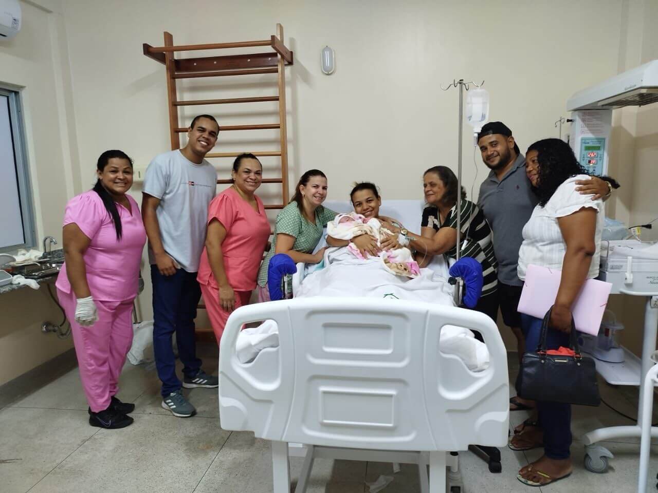 TBT: Recém-inaugurado pela prefeita Cordélia Torres, Centro de Parto Normal – Lulu Parteira registra primeiro nascimento