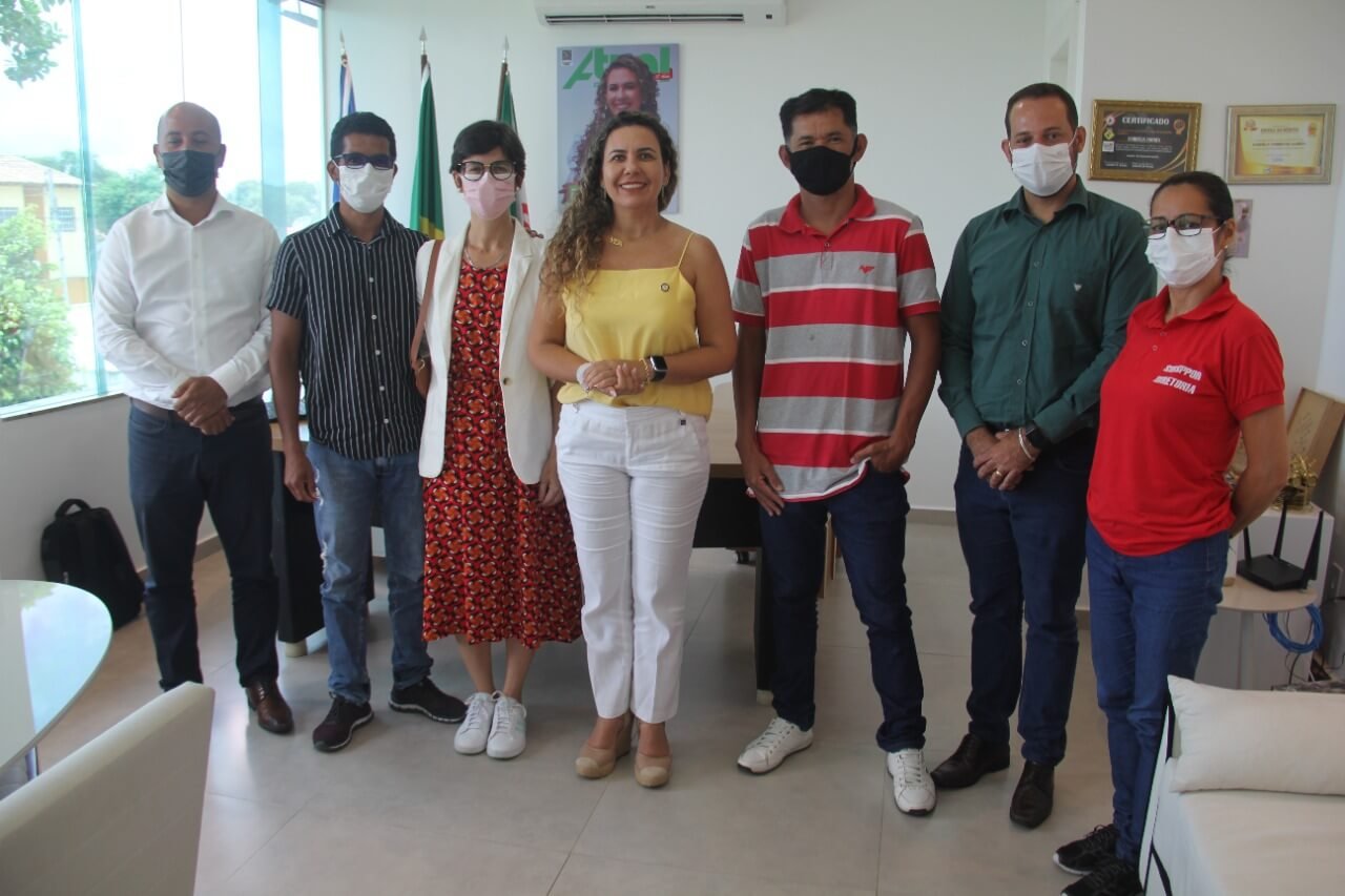 TBT: Após reajuste, professores de Eunápolis têm um dos maiores salários da Bahia