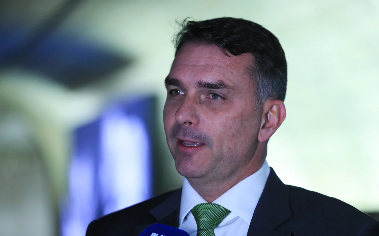 Flávio Bolsonaro monta time econômico e acena ao mercado