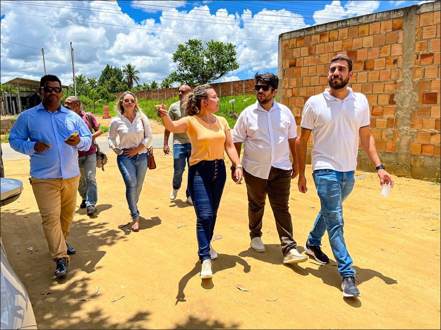 TBT: Prefeita Cordélia Torres inspeciona equipamentos públicos em requalificação no distrito da Colônia
