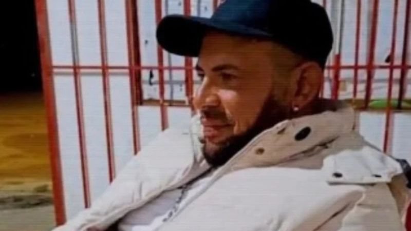 Adolescente mata o próprio pai a golpes de machado com ajuda de amigos no interior da Bahia