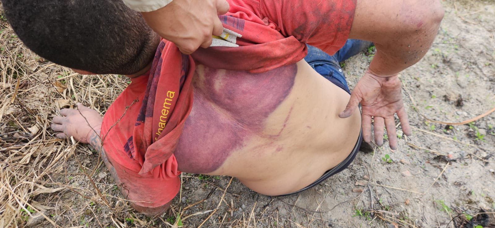 Policiais resgatam homem do tribunal do crime em Eunápolis-Bahia