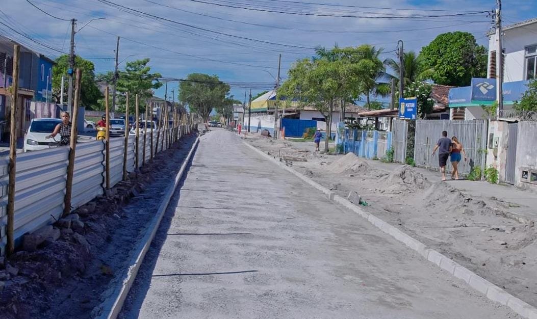 Obras da segunda etapa da revitalização da Rua Pero Vaz de Caminha avançam no centro de Porto Seguro