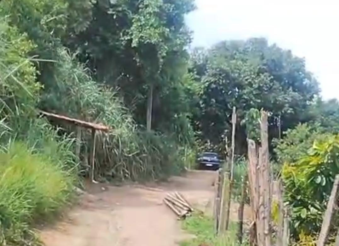 Descaso e abandono: ruas virando trilhas no bairro Moisés Reis em Eunápolis