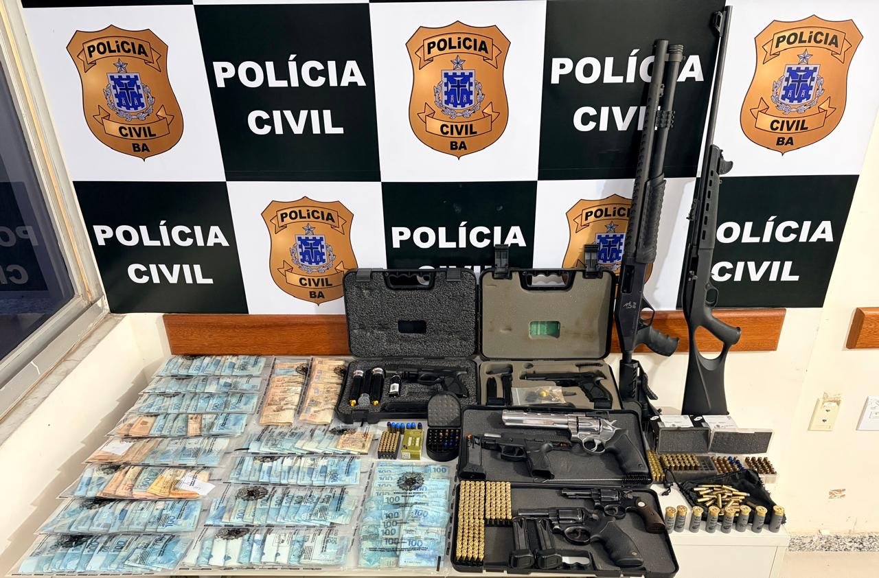 Dois suspeitos são presos e 8 armas são apreendidas em comércio ilegal em Eunápolis