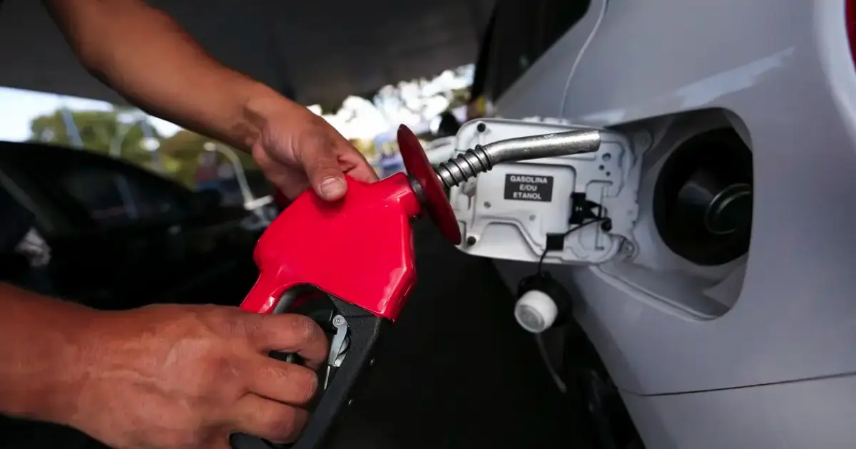 Gasolina sobe R$ 0,39 na Bahia, e sindicato aponta impactos após sequência de reajustes da Refinaria de Mataripe