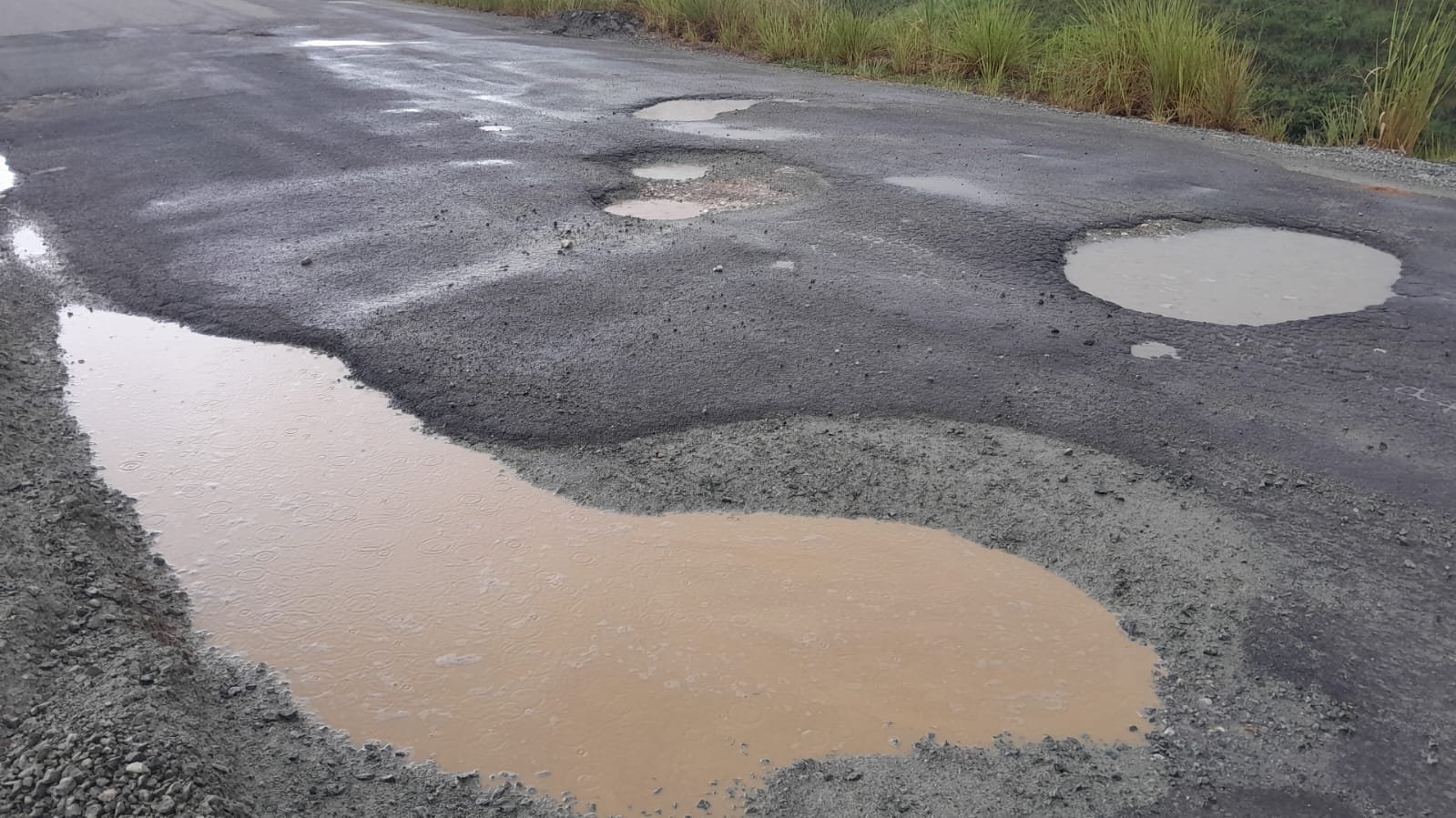 BA-680 vira símbolo de abandono no sudoeste baiano e revolta motoristas em Potiraguá