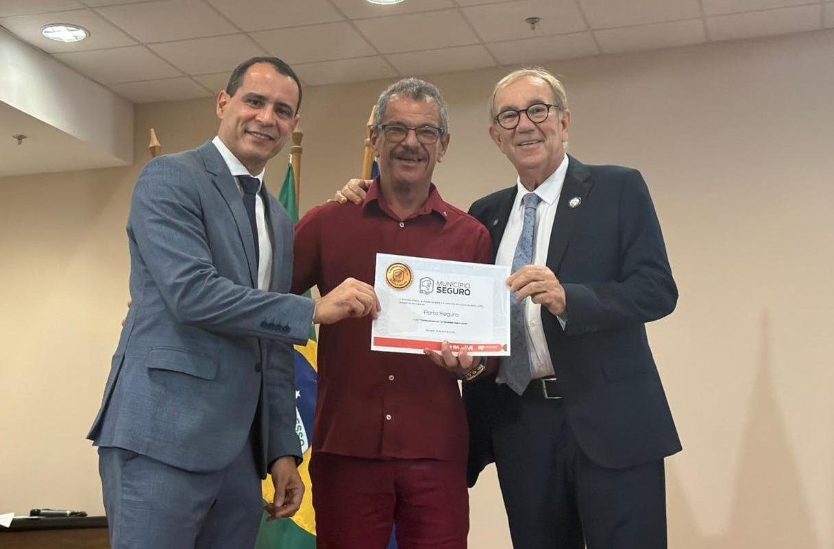 Porto Seguro recebe selo “compromisso por um Município seguro” em evento estadual
