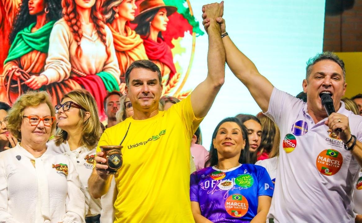 Flávio Bolsonaro chega a 42,2% contra 28,2% de Lula no RS