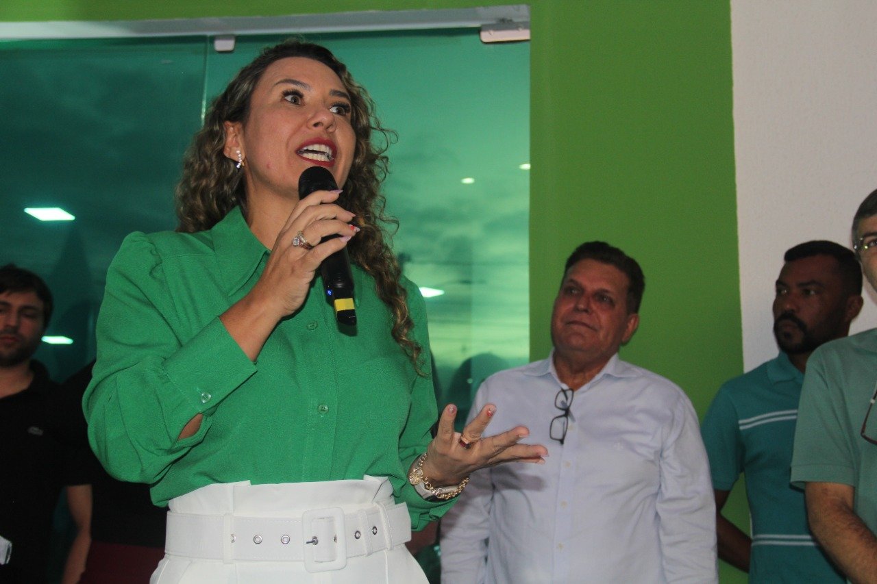 TBT: Prefeita Cordélia Torres inaugura o moderno Centro de Especialidades em Saúde Dr. Luiz Andrade, um dos mais completos da região