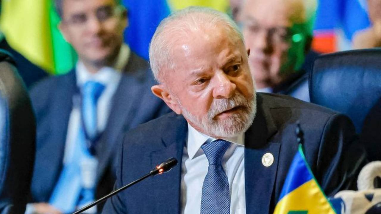Lula decreta fim da internet livre, Congresso se omite