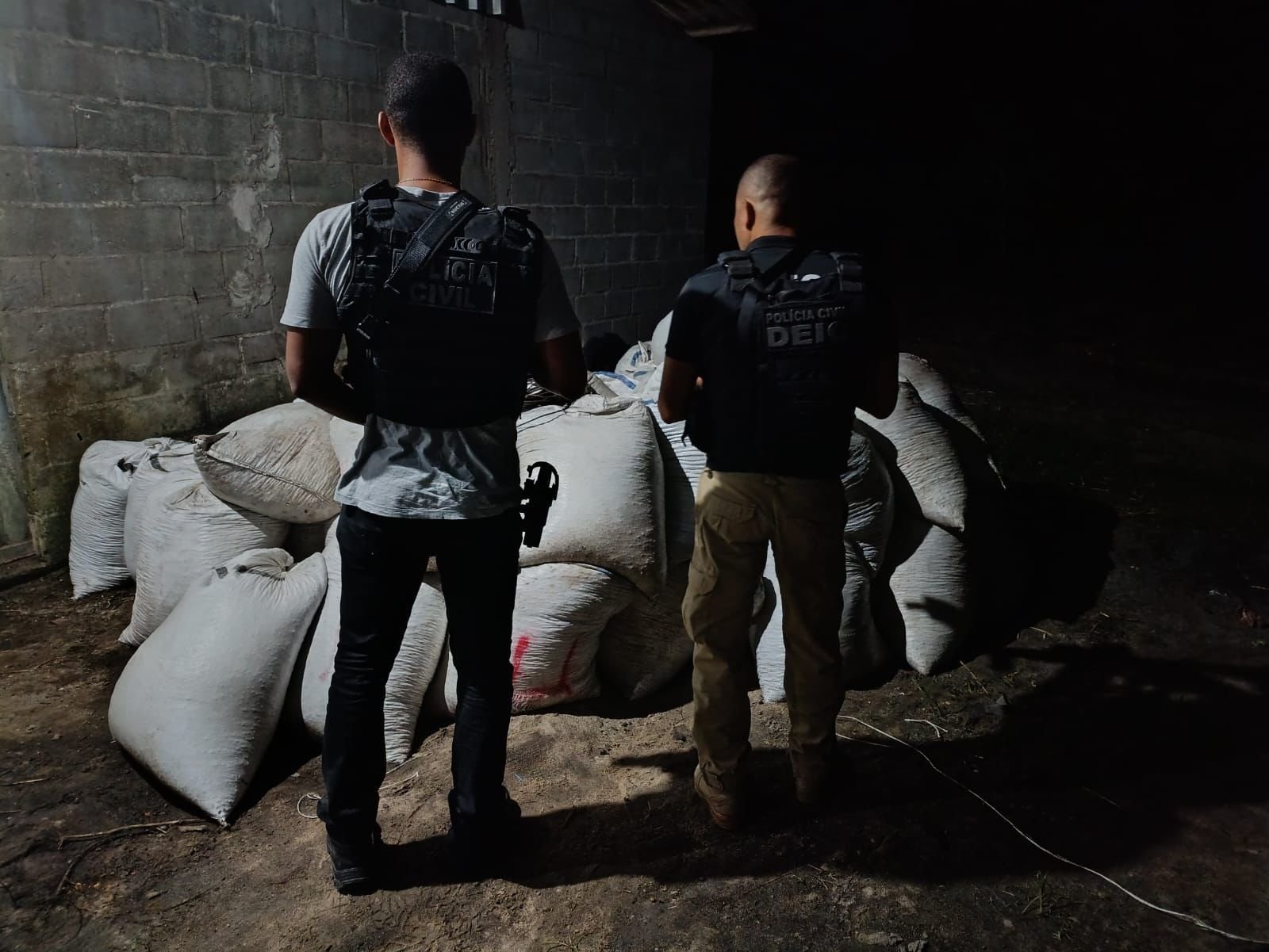 POLÍCIA CIVIL RECUPERA CARGA DE CAFÉ AVILIADA EM R$ 50 MIL DE FURTO NA REGIÃO DE EUNÁPOLIS