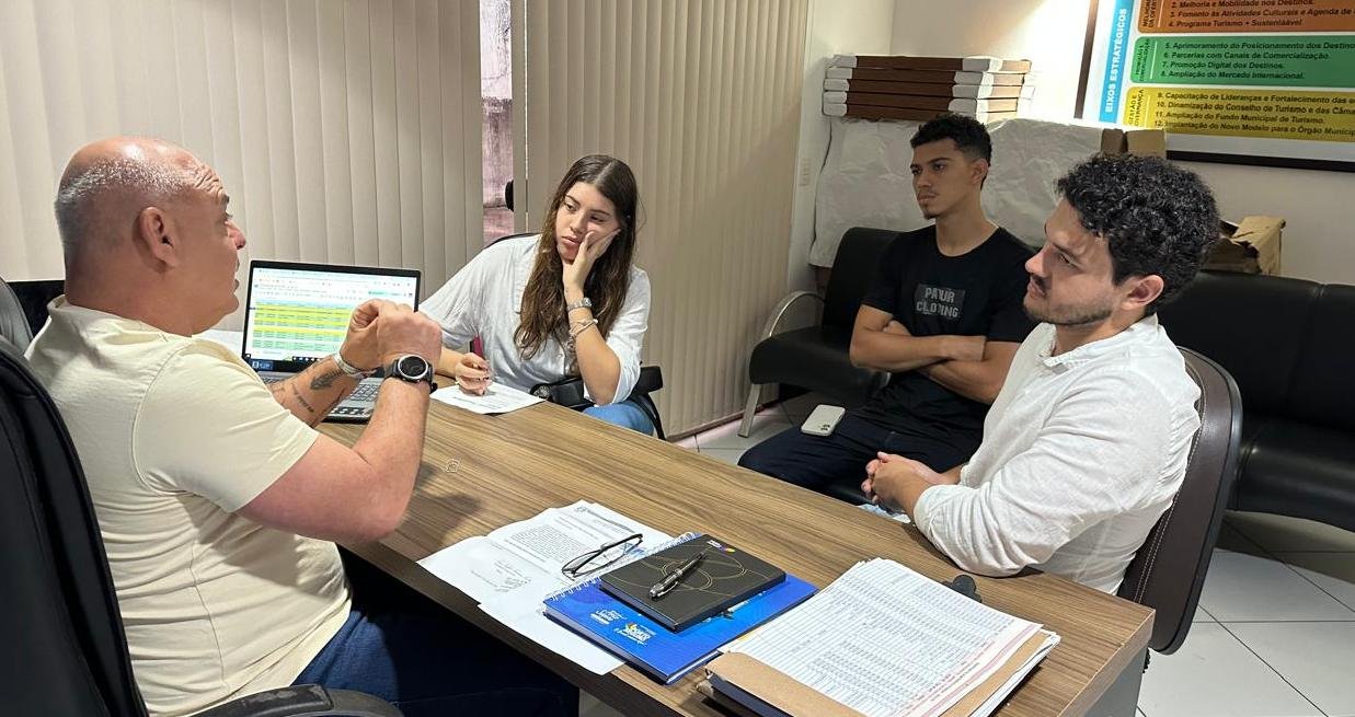 Infraestrutura turística de Porto Seguro é debatida com alunos de Direito da Faculdade Atenas