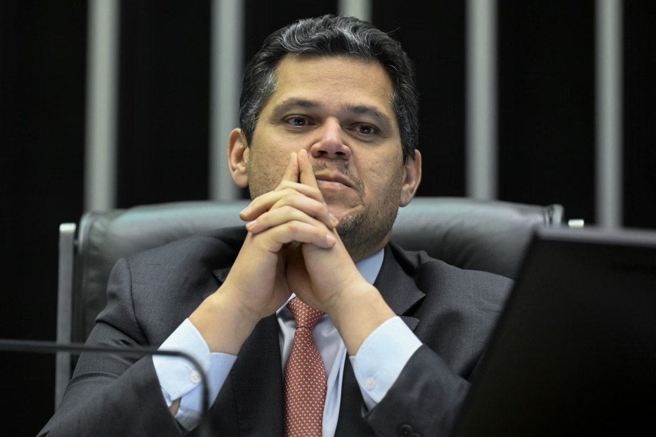 Vorcaro pagou US$30 milhões (mais de R$ 155 milhões) a Alcolumbre, afirma revista