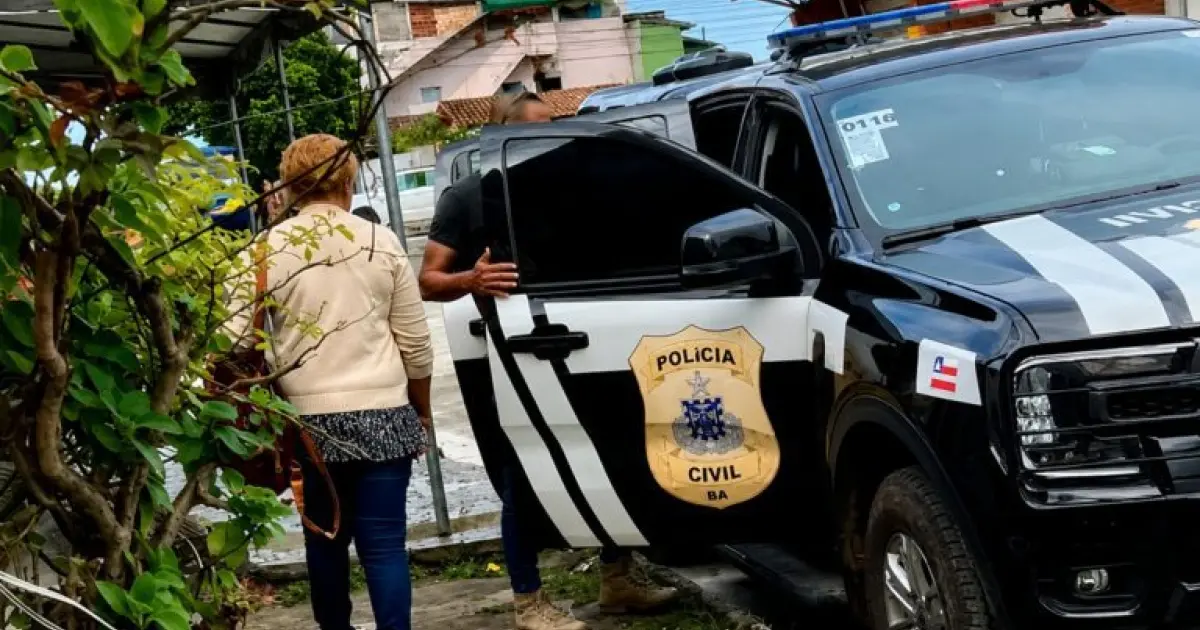 POLÍCIA CIVIL PRENDE CUIDADORA DE IDOSA EM FLAGRANTE POR FRAUDES E DESVIOS FINANCEIROS EM EUNÁPOLIS