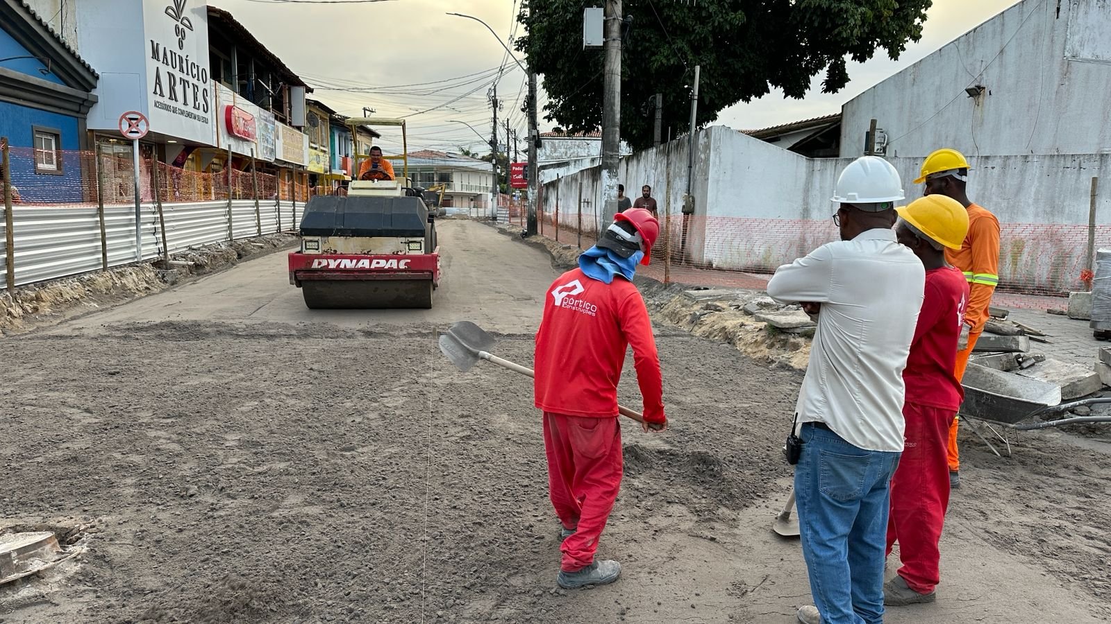Prefeitura de Porto Seguro acelera obras de requalificação da Rua do Golfo e promove transformação urbana no Centro da cidade