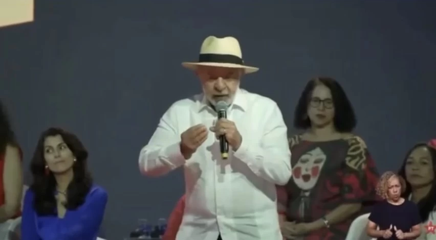 Lula diz que ser lixeiro “não é profissão que dá orgulho”