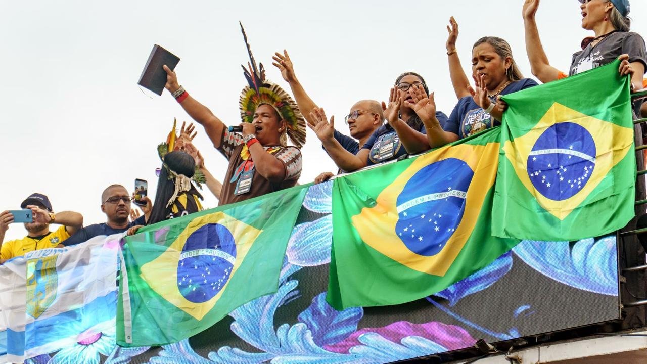 Marcha para Jesus promove fé e alegria no encerramento da Semana da Cultura Evangélica de Porto Seguro