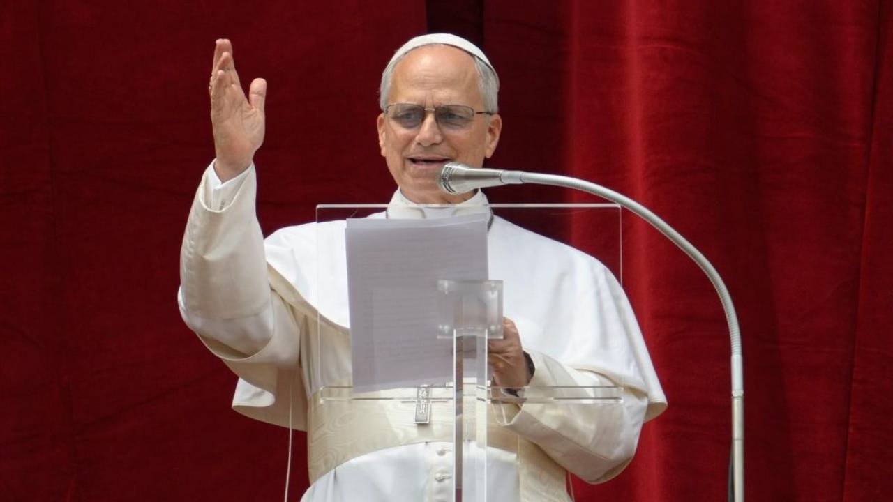 Papa Leão XIV será submetido a cirurgia no pulmão nesta terça-feira